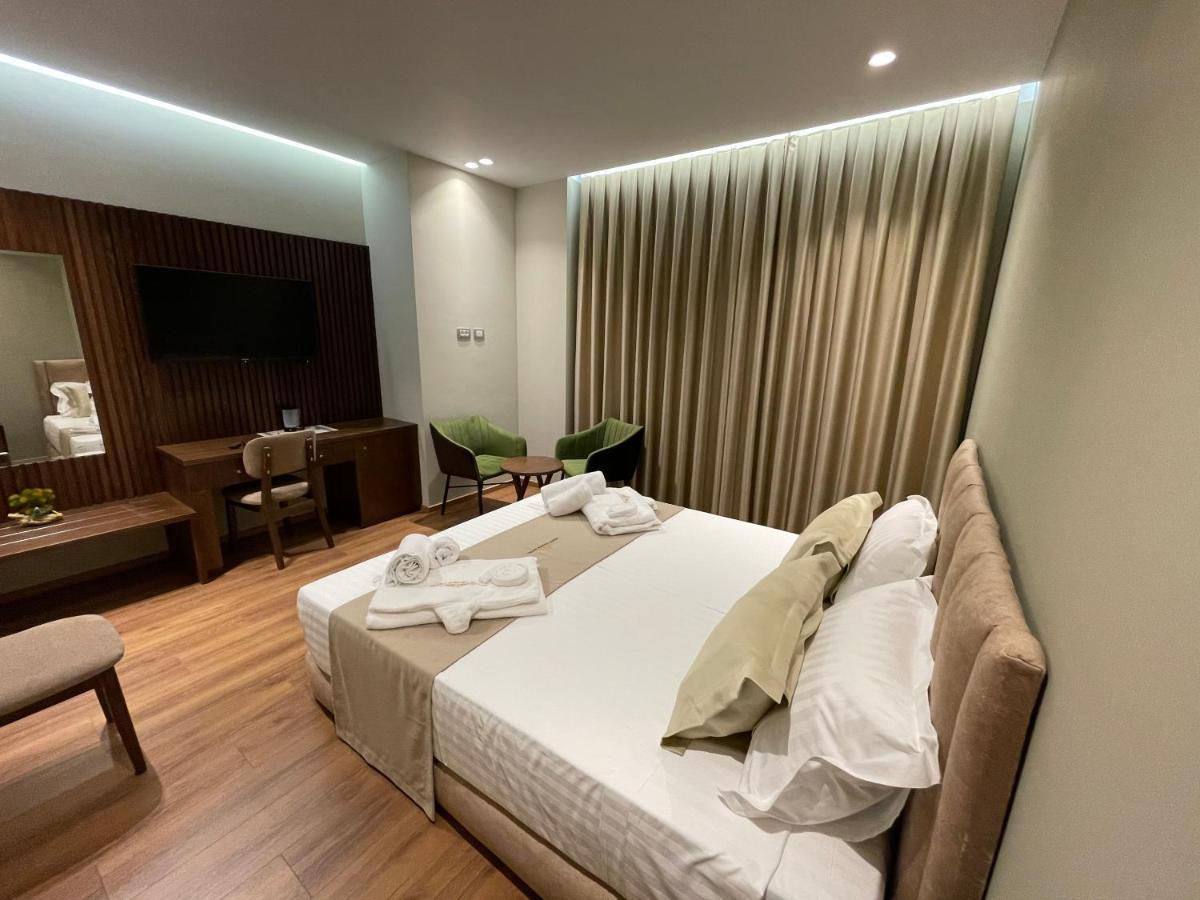 White Crown Hotel Kamez 外观 照片