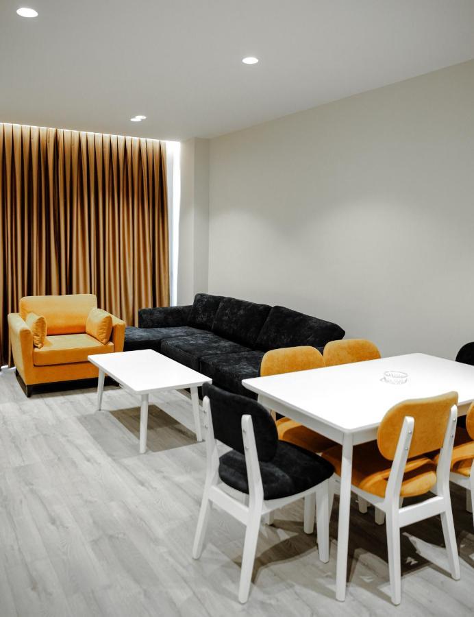 White Crown Hotel Kamez 外观 照片