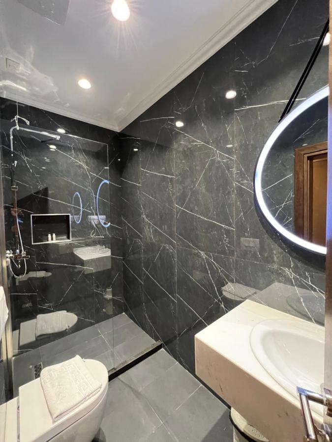 White Crown Hotel Kamez 外观 照片