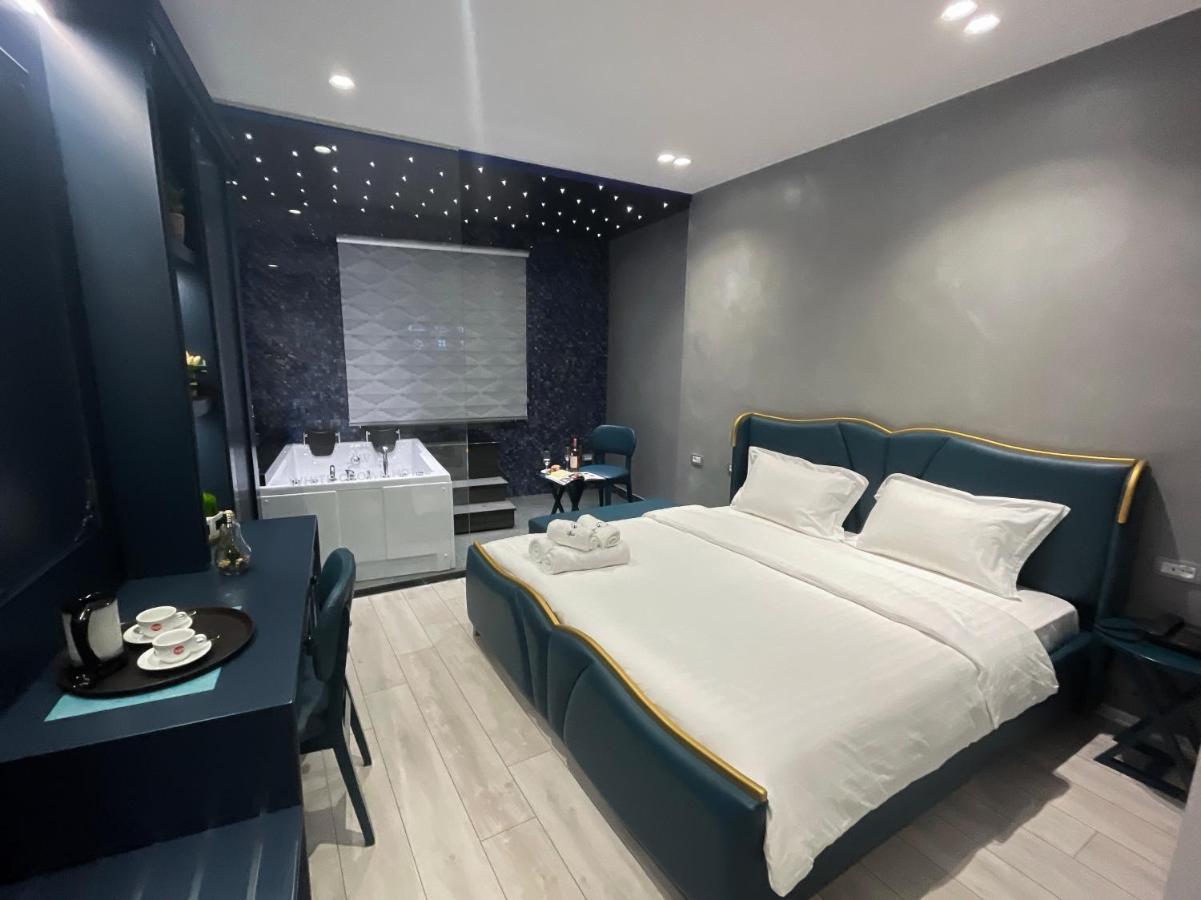 White Crown Hotel Kamez 外观 照片