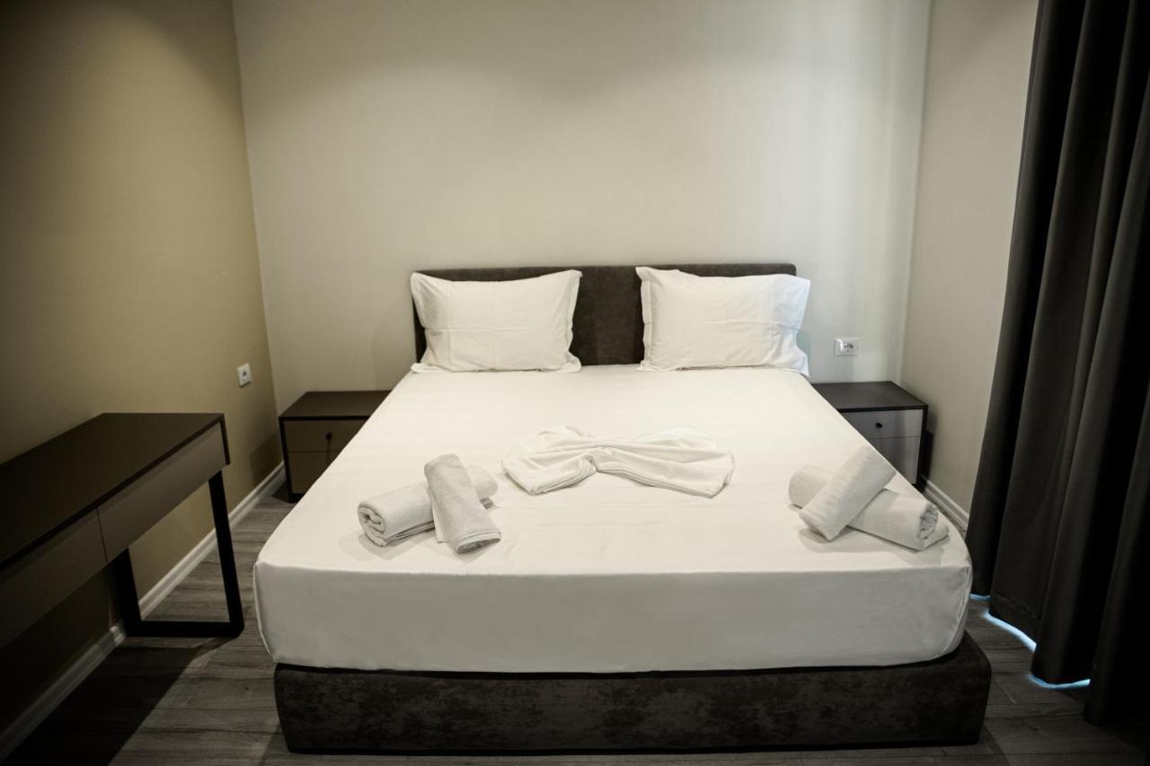 White Crown Hotel Kamez 外观 照片